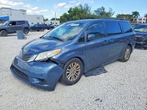 Toyota Sienna XLE 3.5L 6 2015