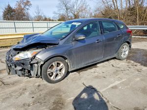 Ford Focus SE 2.0L 4 2014