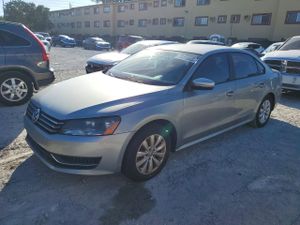 Volkswagen Passat S 1.8L 4 2014
