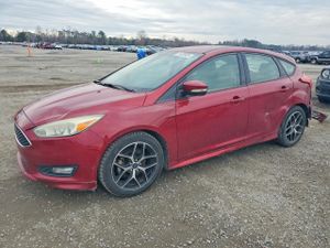 Ford Focus SE 2.0L 4 2015