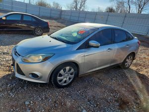Ford Focus SE 2.0L 4 2014