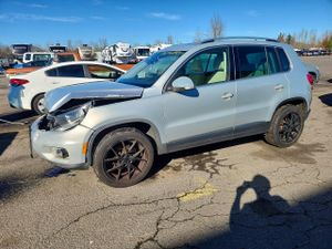 Volkswagen Tiguan S 2.0L 4 2013