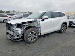 Toyota Highlander HYBRID XLE 2.5L 4 2025