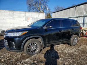 Toyota Highlander SE 3.5L 6 2018