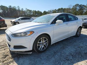 Ford Fusion SE 2.5L 4 2013