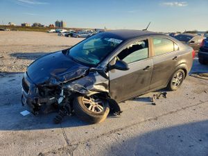 Chevrolet Aveo (Sonic) LT 1.8L 4 2014