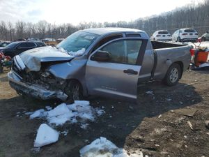 Toyota Tundra DOUBLE CAB SR5 4.6L 8 2011