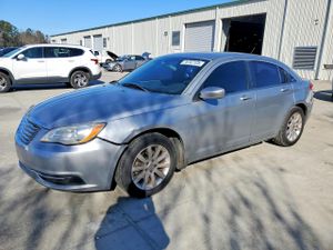 Chrysler 200 TOURING 2.4L 4 2014