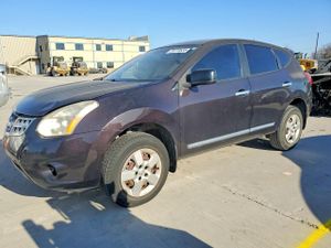 Nissan Rogue S 2.5L 4 2013