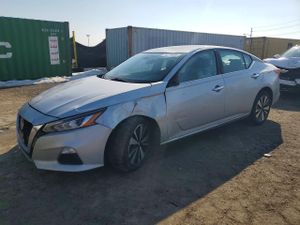Nissan Altima SV 2.5L 4 2021