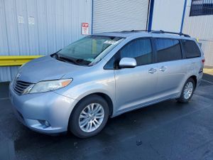 Toyota Sienna 3.5L 6 2012