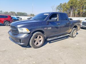 RAM 1500 ST 5.7L 8 2015