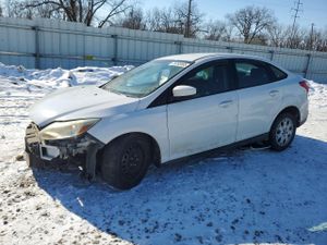 Ford Focus SE 2.0L 4 2012