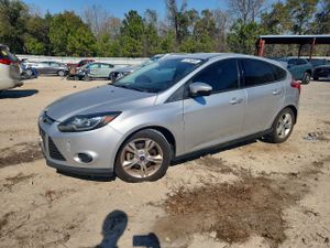 Ford Focus SE 2.0L 4 2014