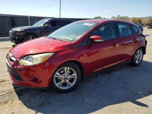 Ford Focus SE 2.0L 4 2014