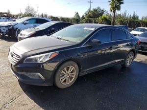 Hyundai Sonata SE 2.4L 4 2015