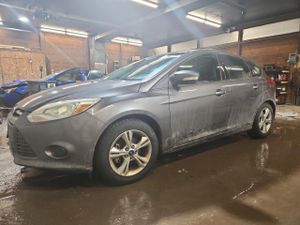 Ford Focus SE 2.0L 4 2013