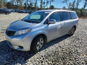 Toyota Sienna LE 3.5L 6 2014