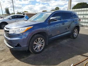 Toyota Highlander XLE 3.5L 6 2015