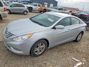 Hyundai Sonata GLS 2.4L 4 2013