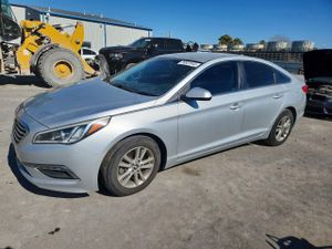 Hyundai Sonata SE 2.4L 4 2015