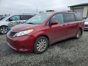 Toyota Sienna LE 3.5L 6 2014