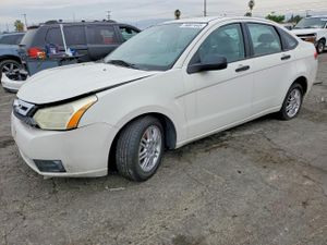 Ford Focus SE 2.0L 4 2011