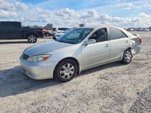 Toyota Camry LE 2.4L 4 2002