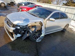 Volkswagen Passat SE 2.5L 5 2013