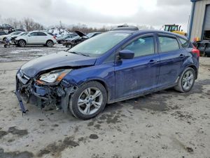 Ford Focus SE 2.0L 4 2012