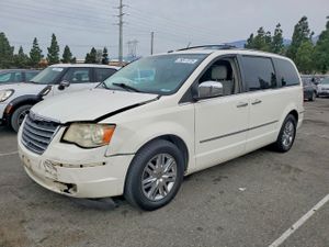 Chrysler Town & Country LIMITED 4.0L 6 2010