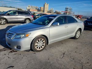Toyota Camry BASE 2.5L 4 2011