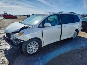 Toyota Sienna XLE 3.5L 6 2011