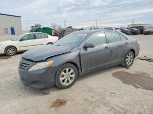 Toyota Camry BASE 2.5L 4 2011