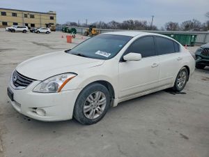 Nissan Altima BASE 2.5L 4 2010