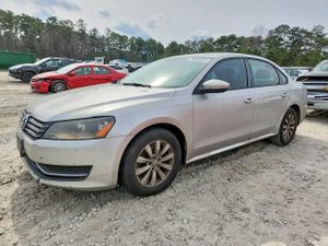 Volkswagen Passat S 2.5L 5 2012