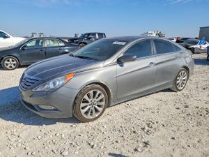 Hyundai Sonata SE 2.4L 4 2013