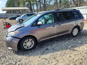 Toyota Sienna 3.5L 6 2015