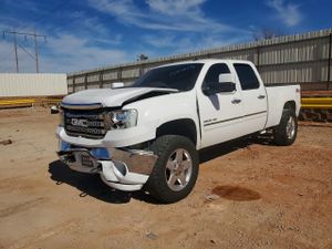 GMC Sierra K2500 SLE 6.6L 8 2013