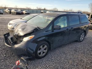 Toyota Sienna LE 3.5L 6 2014