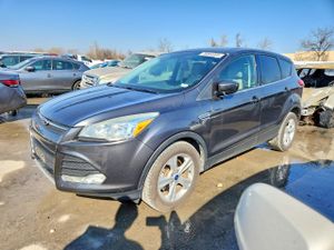 Ford Escape SE 2.5L 4 2015