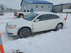 Chrysler 200 LX 2.4L 4 2014