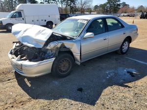 Toyota Camry CE 2.2L 4 2000