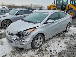 Hyundai Elantra GLS 1.8L 4 2013