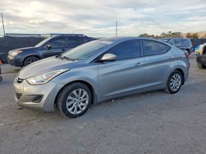 Hyundai Elantra GLS 1.8L 4 2013