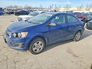 Chevrolet Aveo (Sonic) LS 1.8L 4 2013