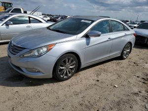 Hyundai Sonata SE 2.4L 4 2011