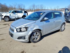 Chevrolet Aveo (Sonic) LT 1.4L 4 2013