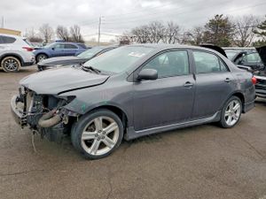 Toyota Corolla BASE 1.8L 4 2013