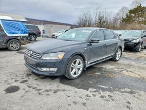 Volkswagen Passat SEL 2.0L 4 2013